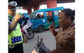 Video Pura-pura Tuli, Emak-emak Ini Lolos dari Razia Polisi