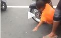 Orang Tua Salah Kasih Duduk Bocah di Dek Matic dan Terguling ke Aspal, Lihat Videonya
