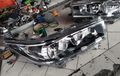Bengkel Spesialis Limbah Bodypart, Headlamp Toyota Innova Reborn Harganya Cuma Segini