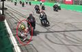 Ngeri! Detik-detik Pembalap Terjungkal Saat Start, Malah Disambar Motor Lain