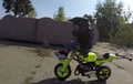 Umur Baru Tiga Tahun, Balita Ini Udah Jago Freestyle Pakai Motor Beneran