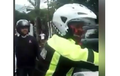 Video Detik-detik Menegangkan! Polisi Hampir Dikeroyok Lantaran Tabrak Warga Saat Kawal Moge