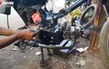 Tebak, Gimana Bisa? Mesin Motor Nyala, Padahal Karburator Dipasang Di Ujung Knalpot