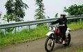 Mamah Muda Mainan Motor, Model Trail Lampunya Gede Banget, Ada Yang Tau Motor Apa?