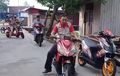 Bikin Malu Yang Ribut Mulu, Di Asmat Orang 'Sekampung' Sudah Pakai Motor Listrik!