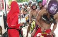 Bikin Ngakak Aja! SPBU Diserbu Gerombolan Biker Setengah Bugil, Beli Bensin Cuma Rp 2 Ribu