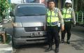 Polisi Hentikan Suzuki APV, Begitu Lihat Isi Kabinnya, Bikin Geram