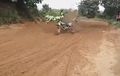 Pembalap Motocross Kecelakaan Parah, Pembalap Lain Lanjut Terus