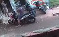Aksi Kilat, Maling Motor Terekam Kamera Pengawas, Hitungan Detik Motor Raib