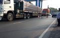 Tidak Tahu Truk Sedang Dinaiki, Anak 9 Tahun Jatuh Terlindas