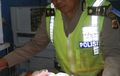 Salut! Polisi Selamatkan Seorang Wanita Melahirkan di Rest Area Tol Purbaleunyi