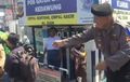 Ngakak Online! Aksi Kocak Polisi Atur Arus Mudik, dari Dangdutan Sampai Beri Imbauan Pakai Megafon