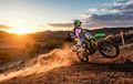 Sangar! Motor Trail Terbaru Kawasaki Sudah Dibekali Kopling Hidraulis!