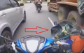 Detik-detik Vlogger Terjatuh Usai Disalip Rombongan Turing  Yamaha R15, Sengaja Disenggol?
