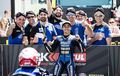 Raih Pole Position, Kru Mekanik Galang Hendra Ramai-Ramai Pakai Blangkon!