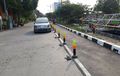 Sering Digunakan Parkir Sembarangan, Warga Pasang Tiang Pembatas Sepanjang 1 Kilometer
