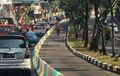 Ada Apa Ini? Separator Jalan Warna-Warni Kembali Seperti Semula