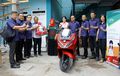 Peringati Hari Pelanggan Nasional, Petinggi Astra Motor Yogyakarta Ikut Antar Motor ke Rumah Pembeli