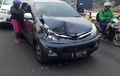 Gara-gara Helm Ojol, Empat Mobil Harus Alami Kecelakaan Beruntun