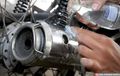 Ampuh! Hilangkan Karat di Motor Cuma Modal Minuman Bersoda