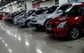Bursa Mobil Seken WTC Mangga Dua Diserbu Pedagang Daerah