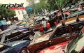 Balai Kota Bandung Diserbu Retro Car Bandung, Demo?
