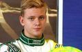 F4 : Anak Schumacher Kecelakaan Mengendarai Mobil F4