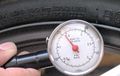 Cek Tekanan Ban, Perhatikan Ambang Batas Tiap Merek