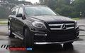 Mercedes-Benz GL 500, SUV 7-Seater Premium Meluncur dari Wanaherang