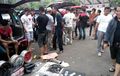 Mejeng Sambil Dagang Aksesori di Senayan