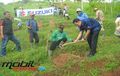 Keluarga Suzuki Ertiga Hijaukan Taman Keanekaragaman Jatinangor