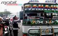 Para Sopir Angkutan Lawan Petugas Operasi Lintas Jaya