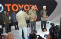 Para Menteri Ketagihan Mainan Toyota Whee di Pembukaan IIMS 2011