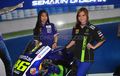 Wow, Ada Model Cantik Dibalut Apparel MotoGP Yamaha 2016 di IIMS 2016