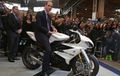 Sambangi Pameran Motor, Pangeran William Tunjukan Kecintaan di Dunia Roda Dua