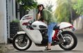Modifikasi Triumph Thruxton 900 Milik Artis Cantik Dian Ayu Lestari, Limited Edition Sob!
