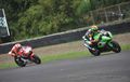 Kejurnas Supersport 600 cc: Yudhis dan Gerry Berbagi Kemenangan