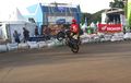 Dimas Bangkit, 'Stunt Rider AHM' Riuhkan OTOBURSA Tumplek Blek 2016
