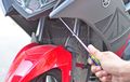 Cara Setel Ketinggian Lampu Yamaha Aerox 125 LC, Cuma Modal Obeng Doang!