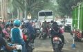 Jalur Anyer Macet Total!