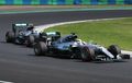 Mercedes Berbagi Kecepatan Sesi Latihan, Hamilton Kecelakaan