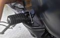 Tips Pasang Footstep Tambahan Vespa Sprint, Biar Boncenger Nggak Ngeluh Lagi 