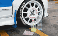 Tips Membersihkan Tyre Sticker, Bisa Pakai Yang Di Kamar Mandi