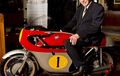 Juara Dunia MotoGP & F1 John Surtees Meninggal