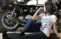 Mana Tahan! Seksinya Cewek-Cewek Ini Berpose Di Motor Kustom Kulture