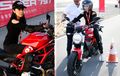 Wow, Seleb Cantik Karina Salim Belajar Naik Moge Ducati di Thailand, Lihat Aksinya
