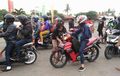 Kreatif, Ada Jasa Ngelap Bodi Motor di SPBU Indramayu
