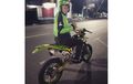 Bukan Gaya, Driver Gojek Ini Pakai Trail Supermoto Untuk Layanan Antar Makanan, Simak Alasannya