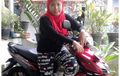 Wow, Wanita Ini Jadi Milyarder Setelah Beli Skutik
