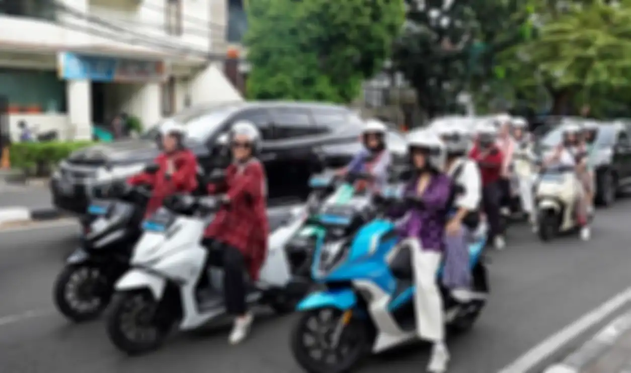 Keseruan Kartini Ride yang digelar ALVA bersama komunitas OTOladies